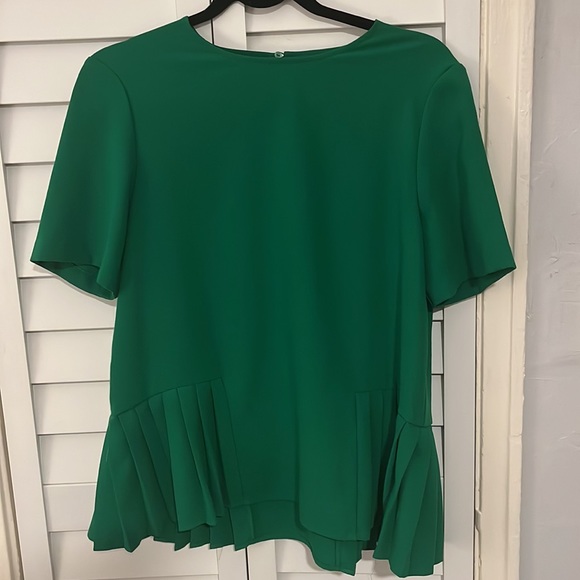 Zara Pleated Hem Top in Green - Picture 2 of 6
